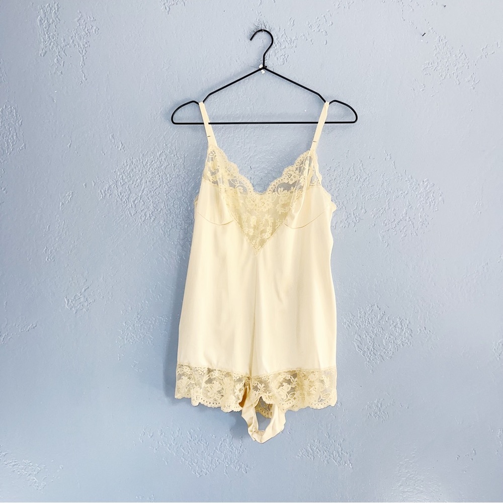 Vintage 90s Vanity Fair Satin Lace BodySuit Size 34